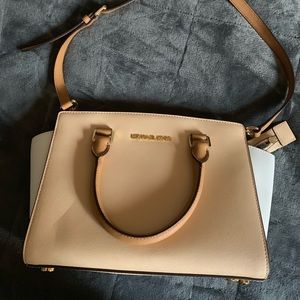 Michael Kors Selma Saffiano Crossbody